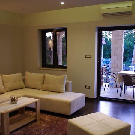 Apartment Verano Njivice Exterior foto